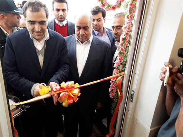 وزیر بهداشت 27 خانه بهداشت خیرساز در مناطق زلزله زده استان کرمانشاه را افتتاح کرد
